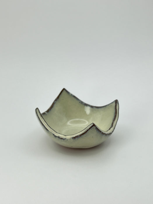 Handcrafted Plate Folding Creamy White Glaze Small