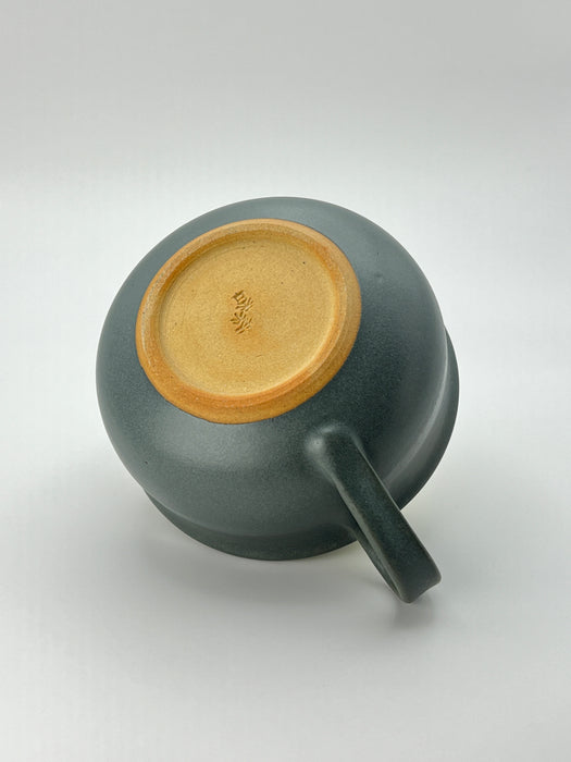 Handcrafted Mug Quite Grey Large