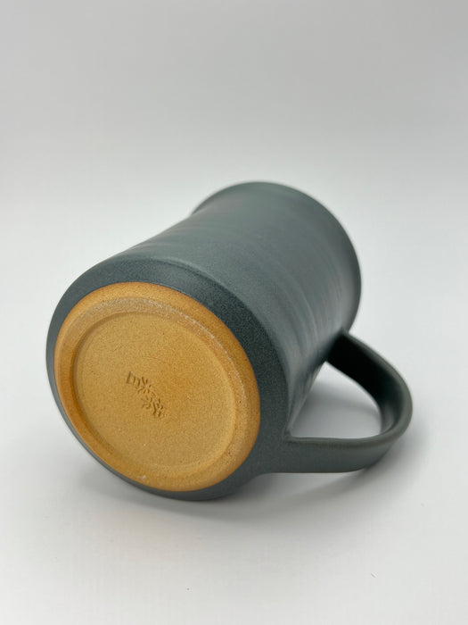 Handcrafted Mug Quite Grey